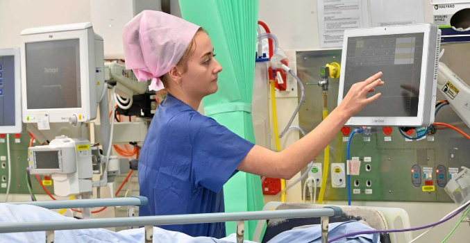 300,000 Additional Doctors and Nurses Promised Under Ambitious NHS Workforce Plan