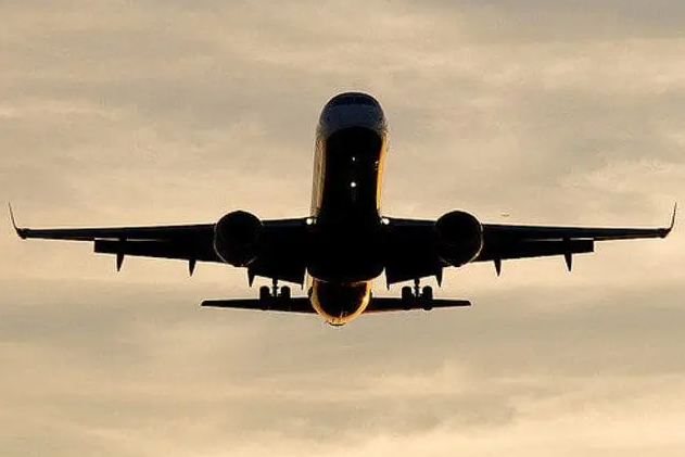 Air Travel Chaos as UK Air Traffic Control System Failure Leads to Widespread Flight Disruptions