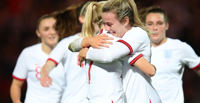 England thrash Scotland in Women’s Six Nations despite Amy Cokayne red card