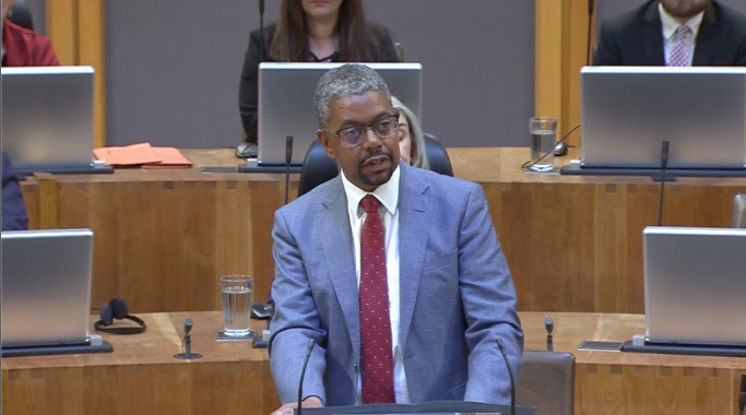 Vaughan Gething Faces Calls to Resign After Losing No-Confidence Vote in Senedd