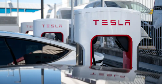 Regulators Investigate Elon Musk’s Tweet on Driver Monitoring Features